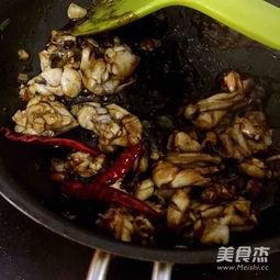 娛樂(lè)吃瓜醬牛蛙視頻,牛蛙視頻帶你領(lǐng)略美食與娛樂(lè)的完美融合